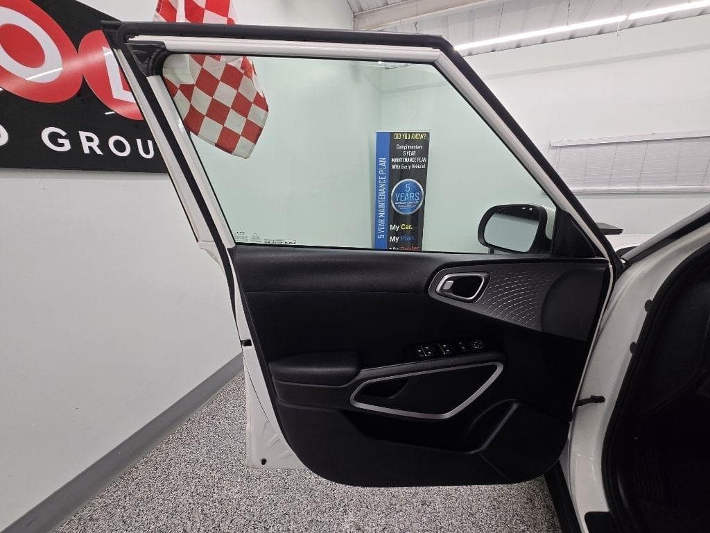 2023 Kia Soul - Image 25