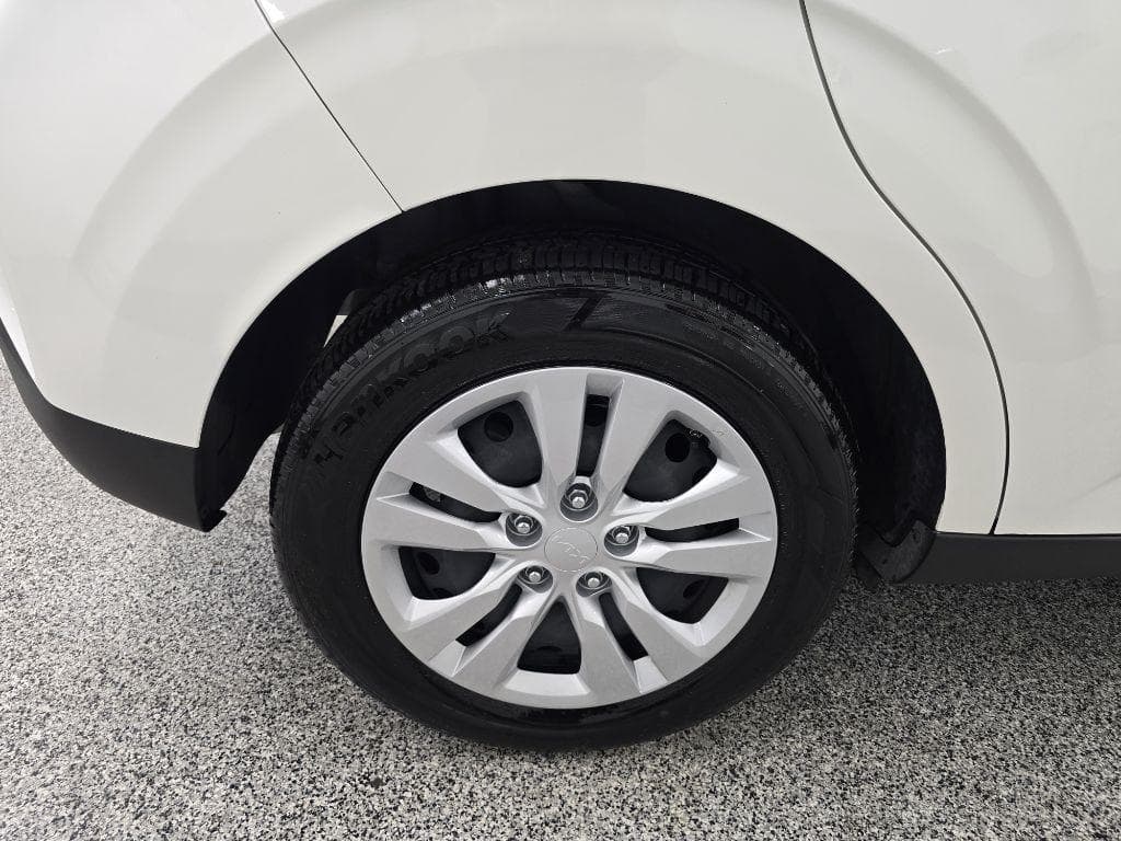 2023 Kia Soul - Image 28