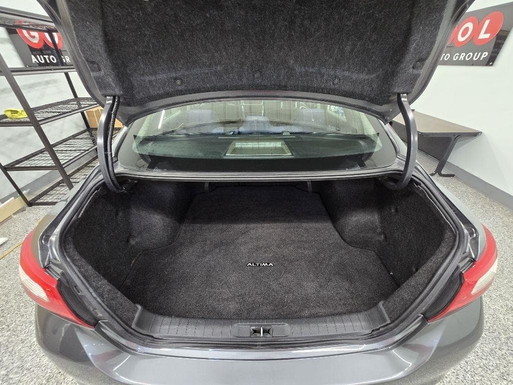 2017 NISSAN Altima - Image 11