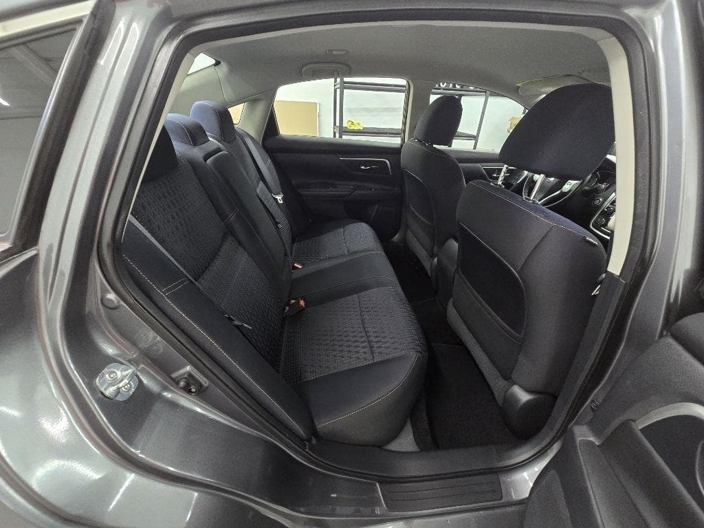 2017 NISSAN Altima - Image 14