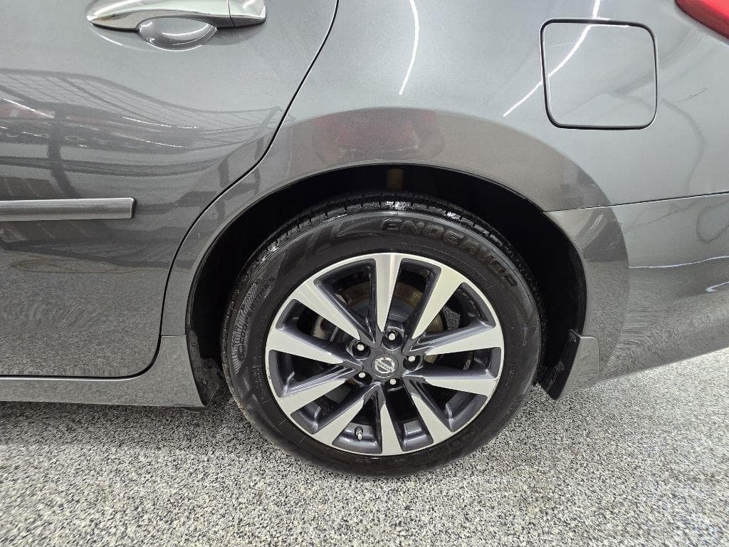 2017 NISSAN Altima - Image 26