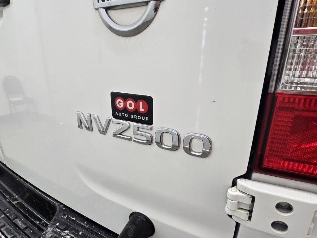 2017 Nissan NV - Image 5