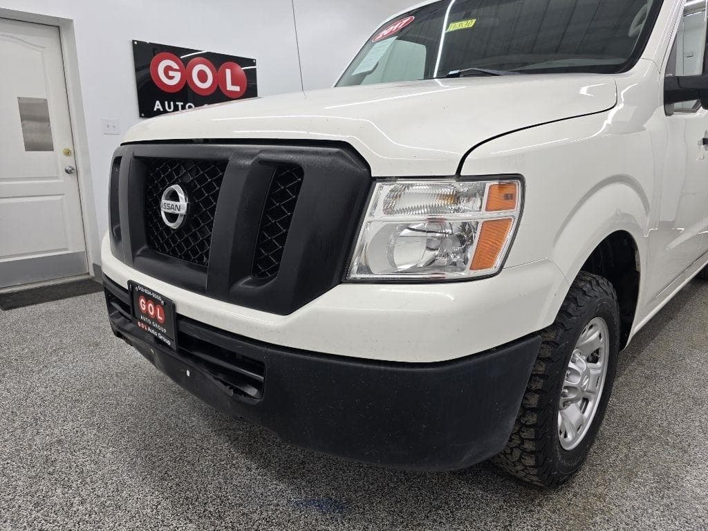 2017 Nissan NV - Image 6