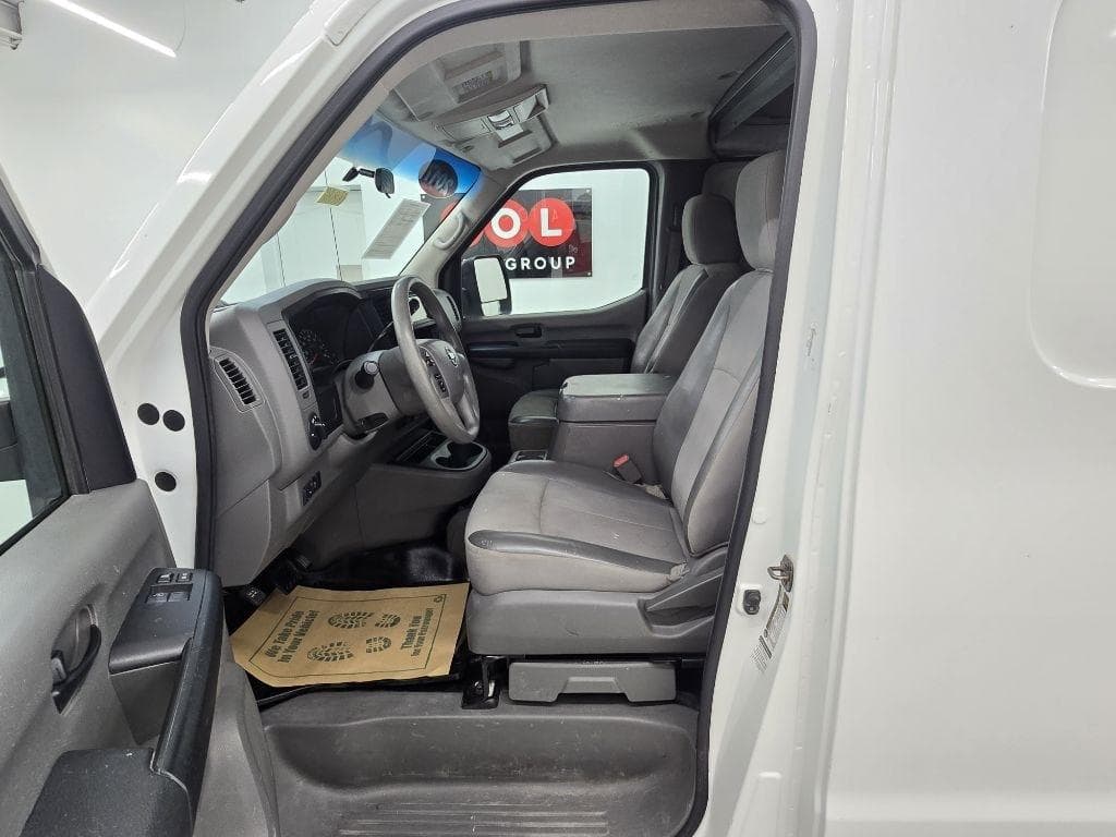2017 Nissan NV - Image 7