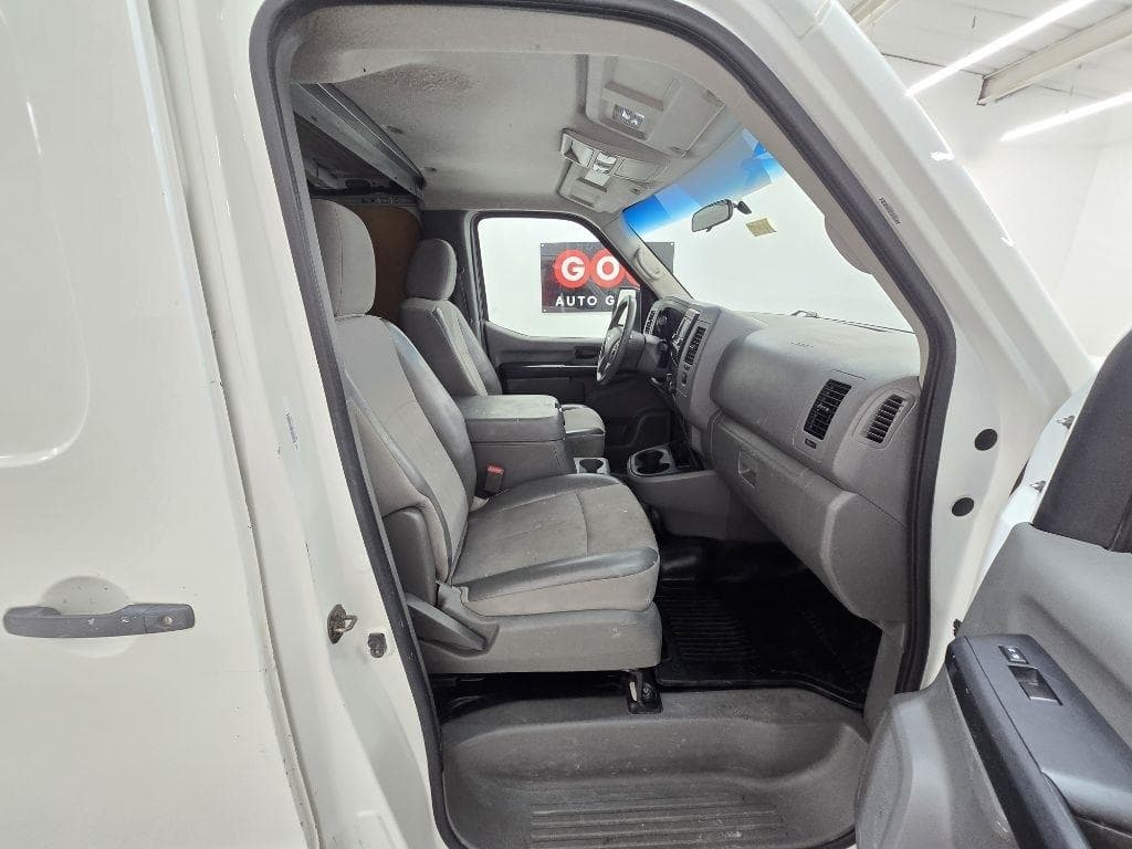 2017 Nissan NV - Image 13
