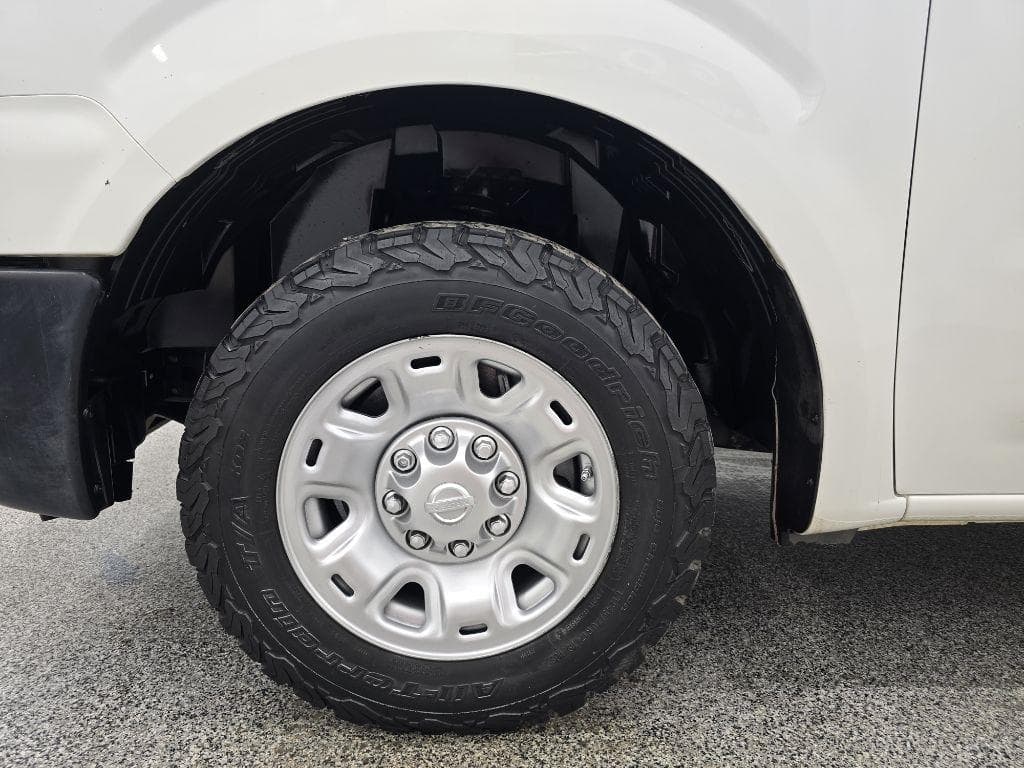 2017 Nissan NV - Image 21