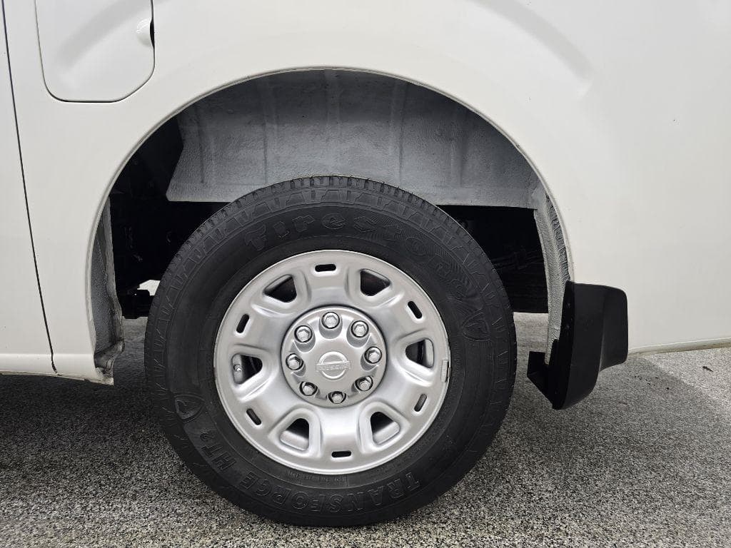 2017 Nissan NV - Image 22