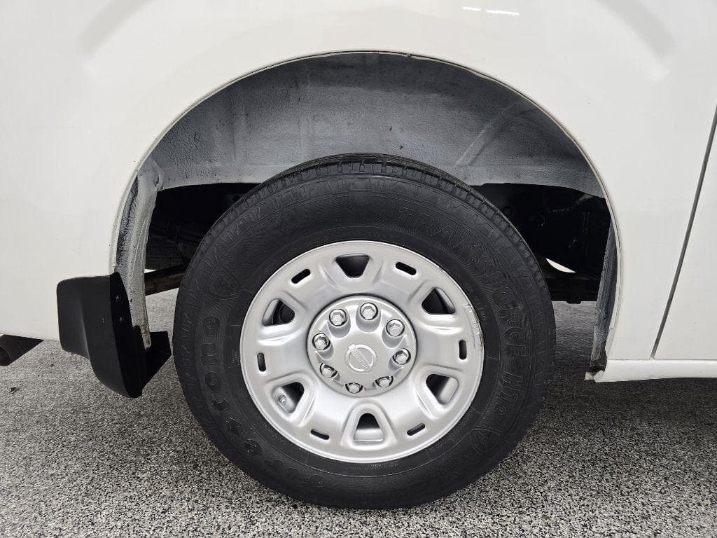 2017 Nissan NV - Image 23