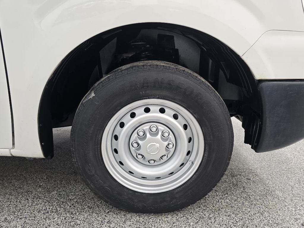 2017 Nissan NV - Image 24