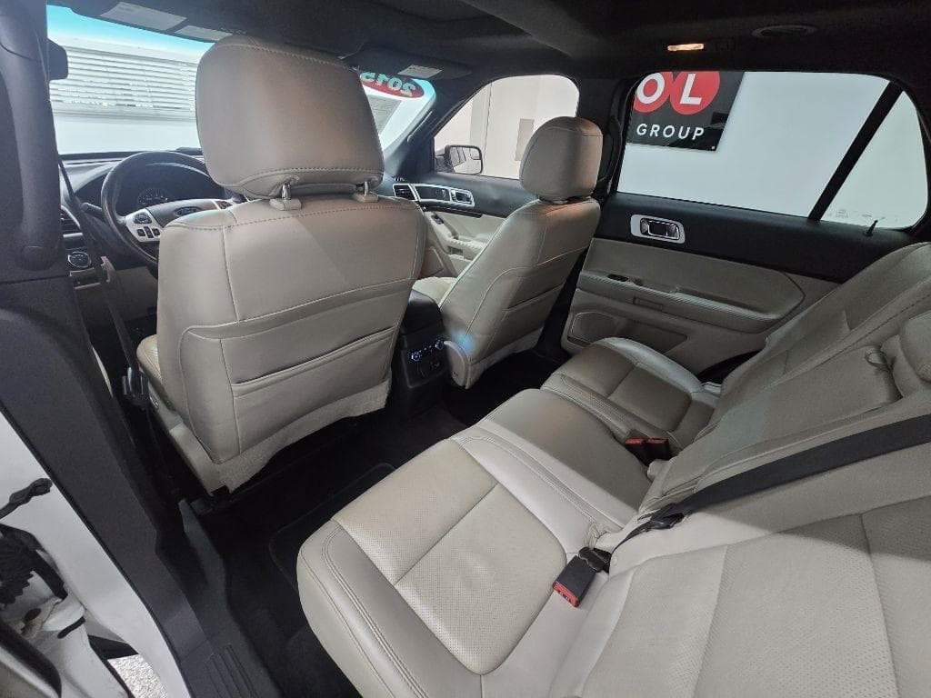 2015 FORD Explorer - Image 12