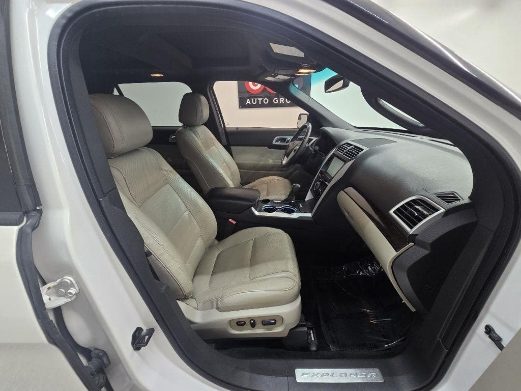 2015 FORD Explorer - Image 17