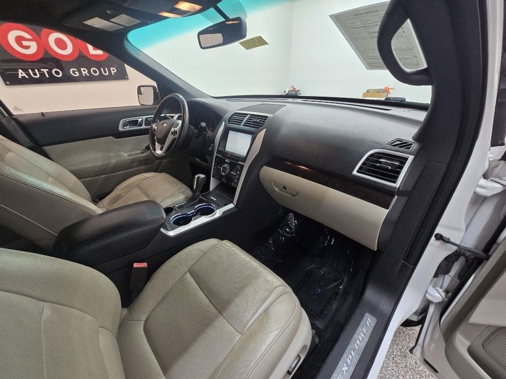 2015 FORD Explorer - Image 18
