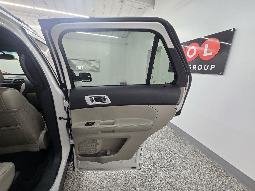 2015 FORD Explorer - Image 24
