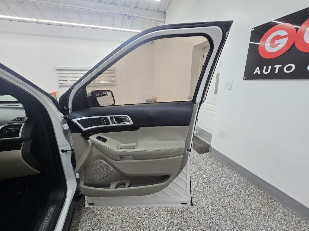 2015 FORD Explorer - Image 25