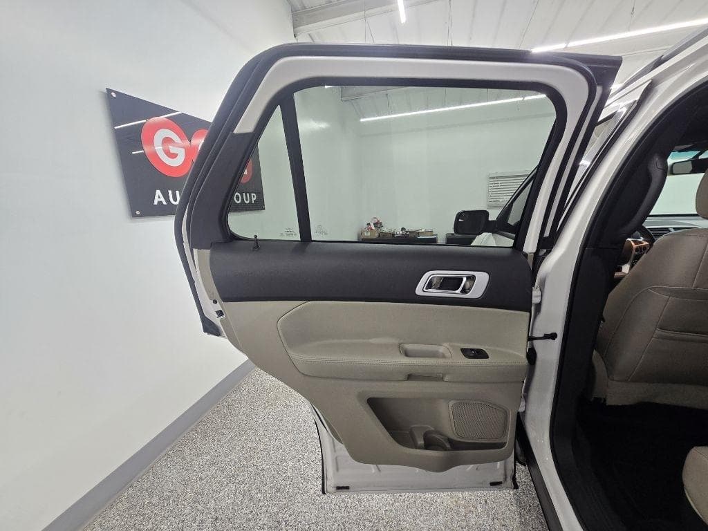 2015 FORD Explorer - Image 26