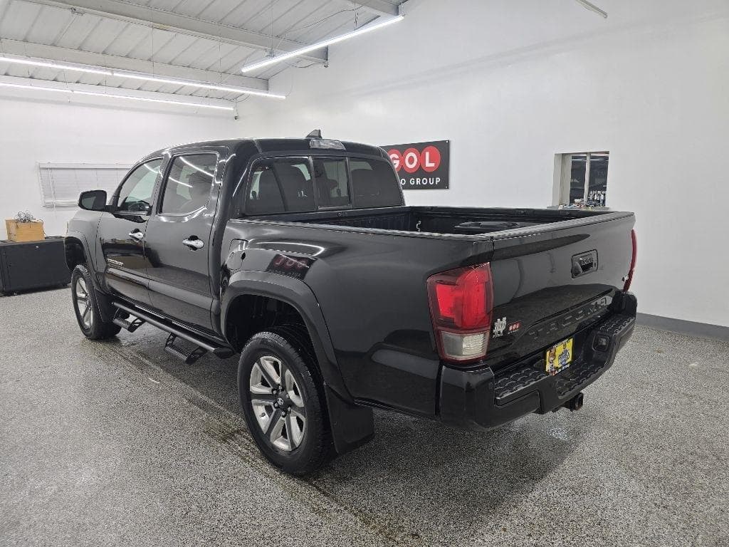 2016 Toyota Tacoma - Image 2