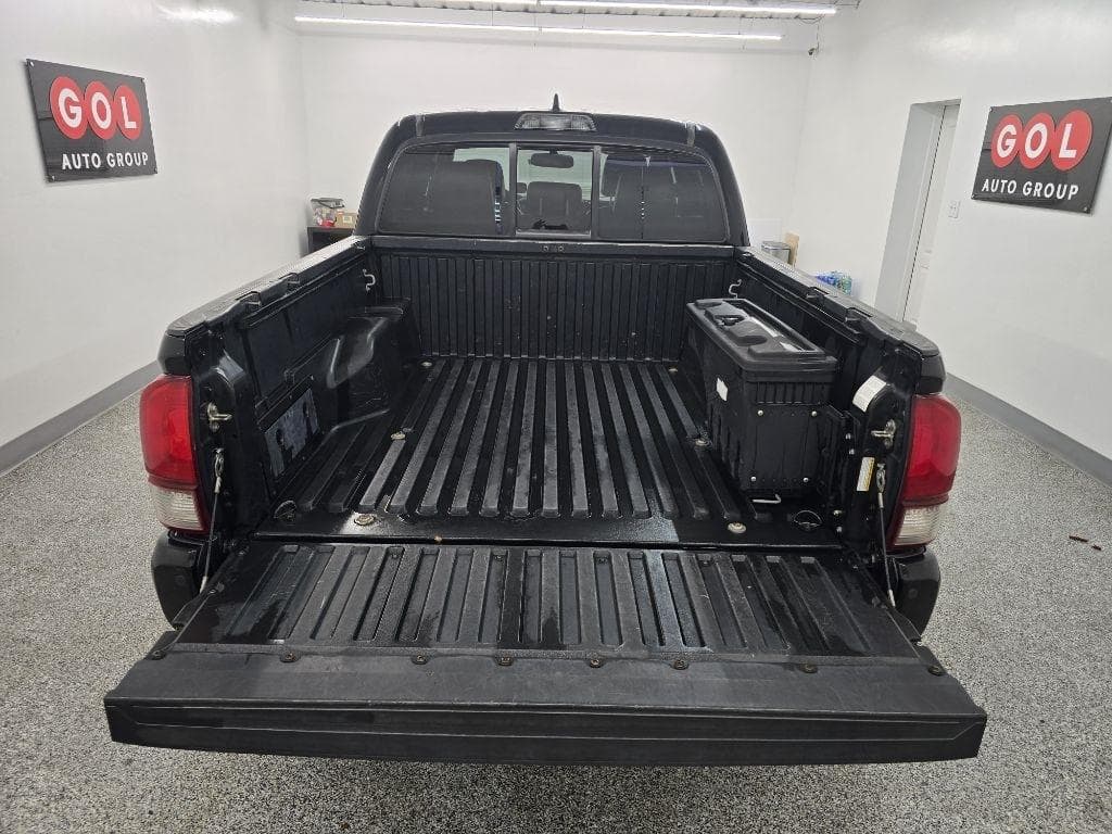 2016 Toyota Tacoma - Image 4