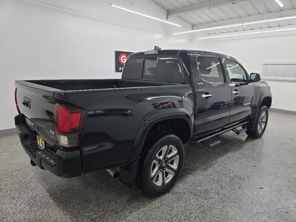 2016 Toyota Tacoma - Image 5