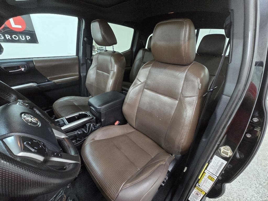 2016 Toyota Tacoma - Image 10