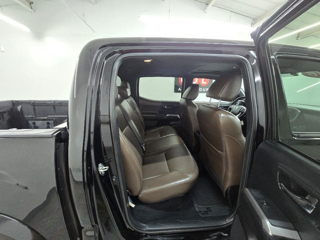 2016 Toyota Tacoma - Image 13