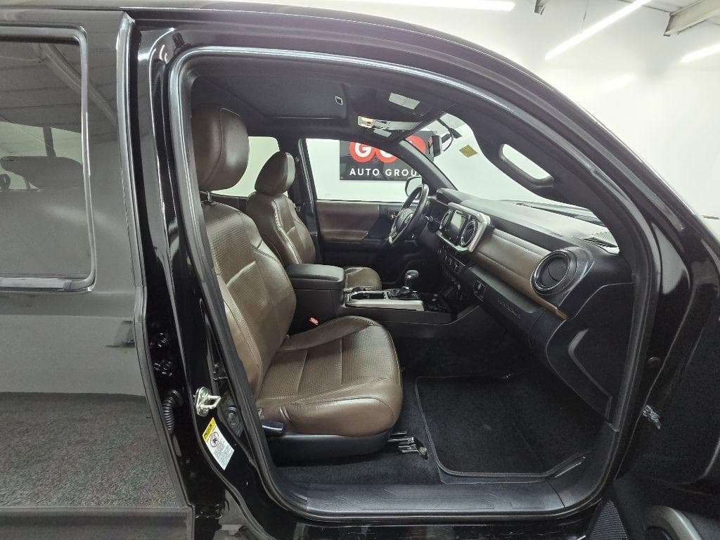 2016 Toyota Tacoma - Image 14