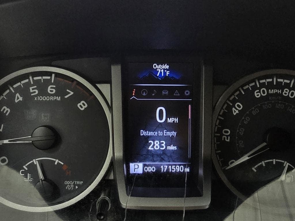 2016 Toyota Tacoma - Image 17