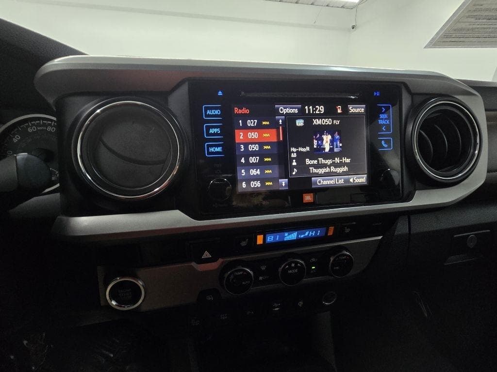 2016 Toyota Tacoma - Image 19