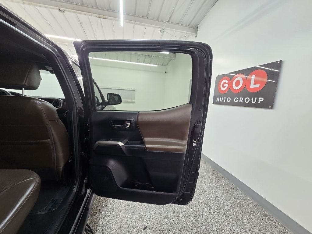 2016 Toyota Tacoma - Image 23
