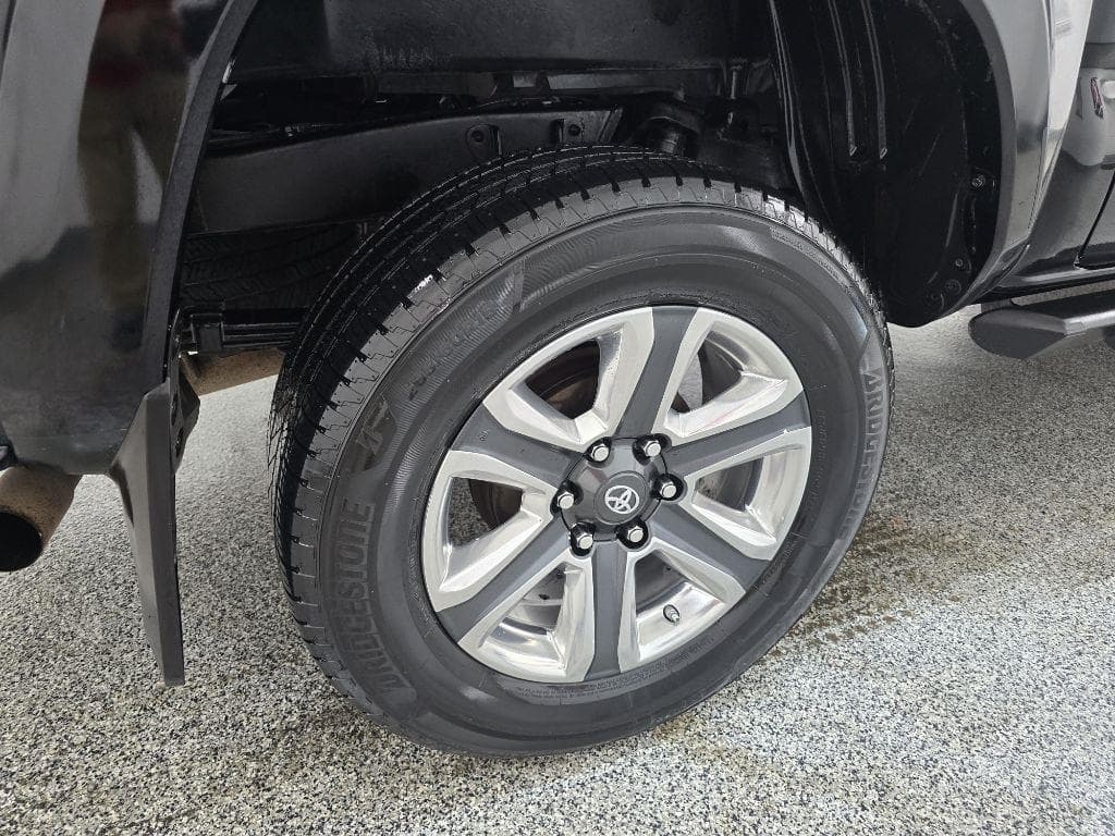 2016 Toyota Tacoma - Image 27