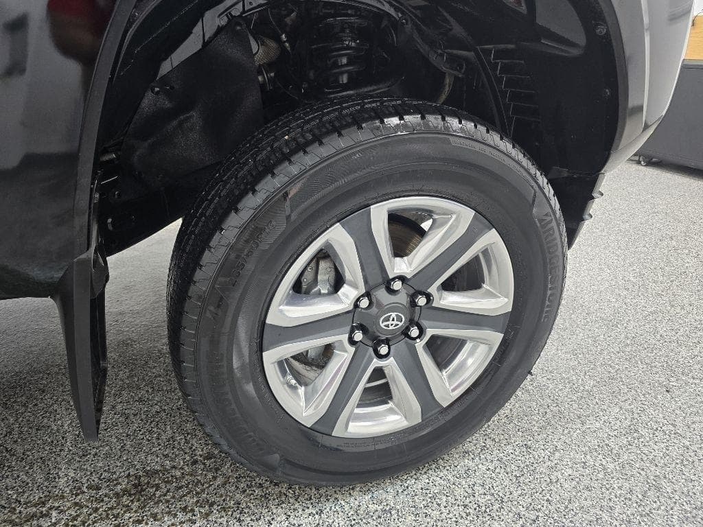 2016 Toyota Tacoma - Image 28