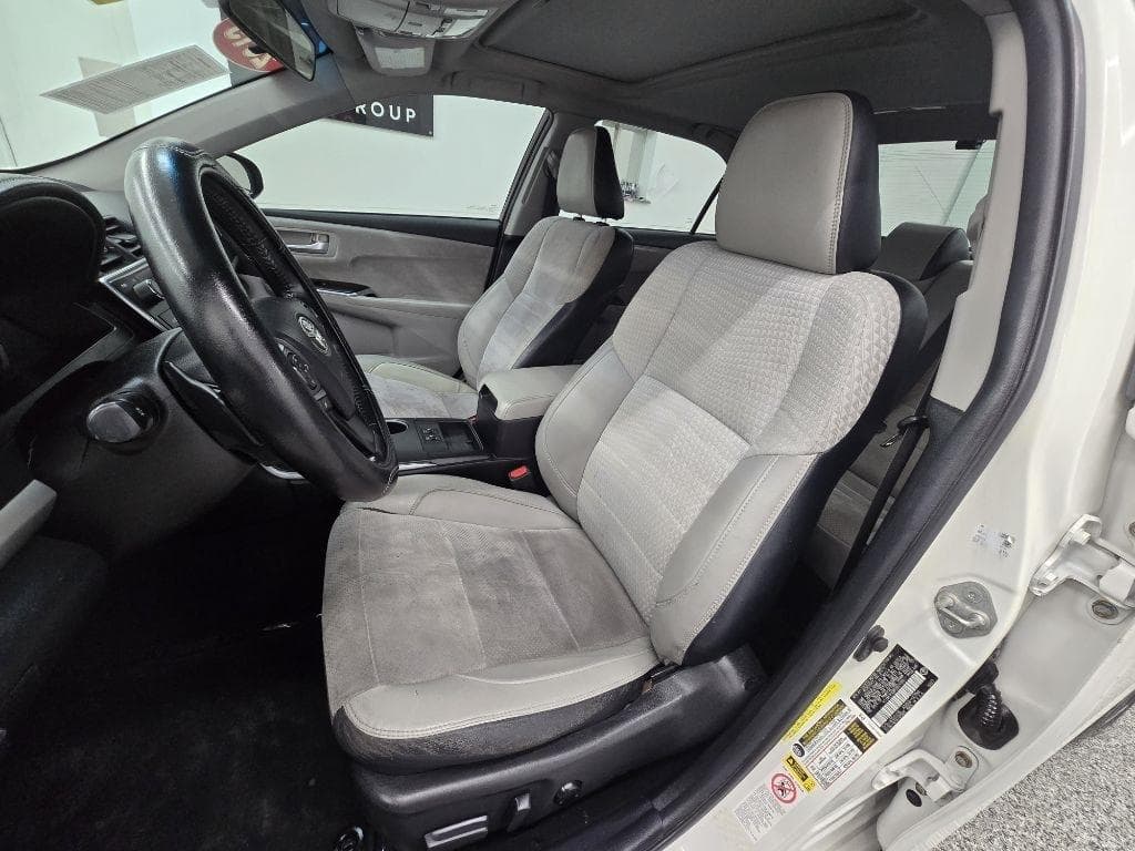 2015 TOYOTA Camry - Image 10