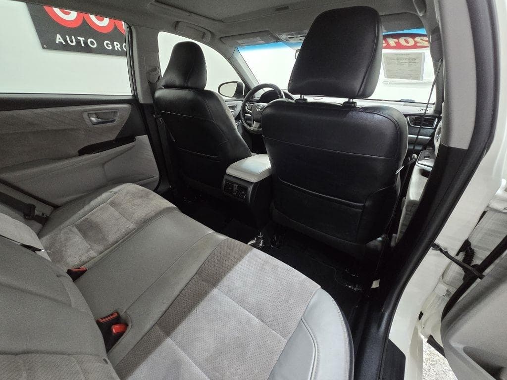 2015 TOYOTA Camry - Image 17