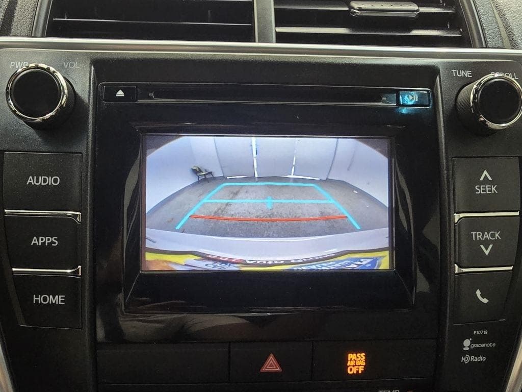 2015 TOYOTA Camry - Image 21