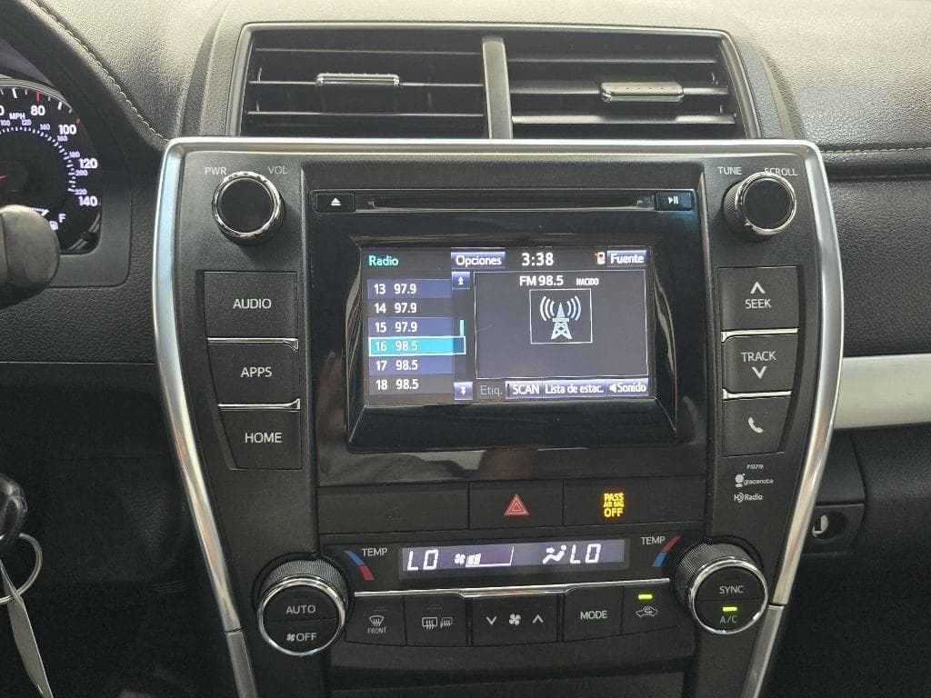 2015 TOYOTA Camry - Image 22