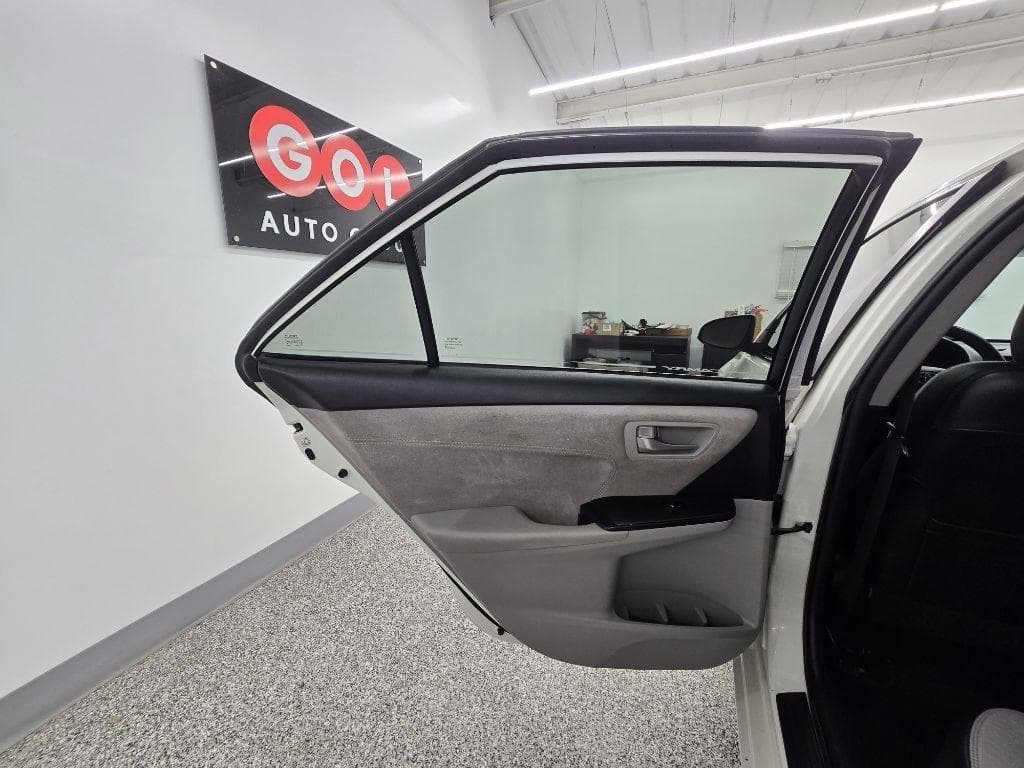 2015 TOYOTA Camry - Image 25