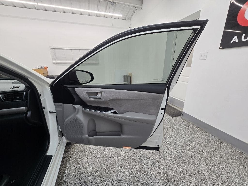 2015 TOYOTA Camry - Image 27