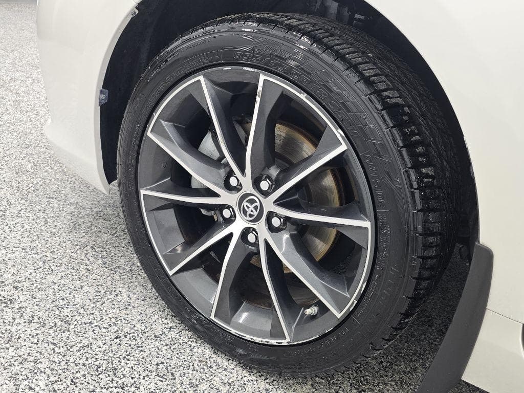 2015 TOYOTA Camry - Image 28