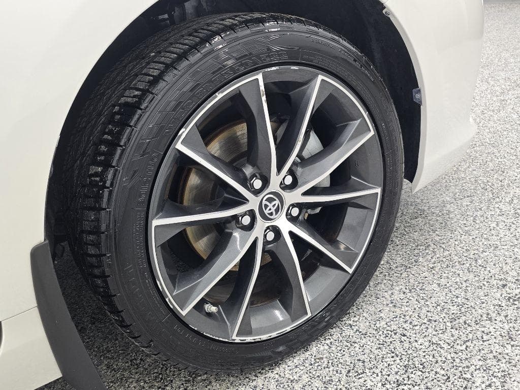 2015 TOYOTA Camry - Image 31