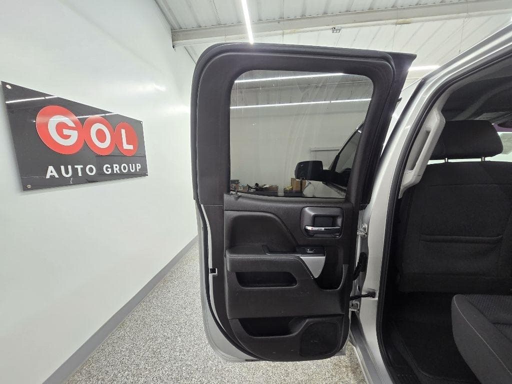 2019 CHEVROLET Silverado - Image 24