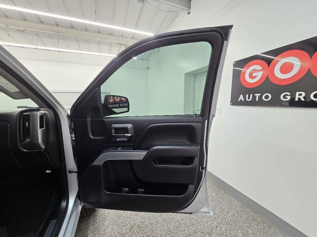 2019 CHEVROLET Silverado - Image 25