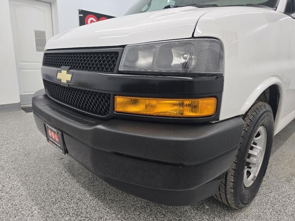 2019 Chevrolet Express - Image 6