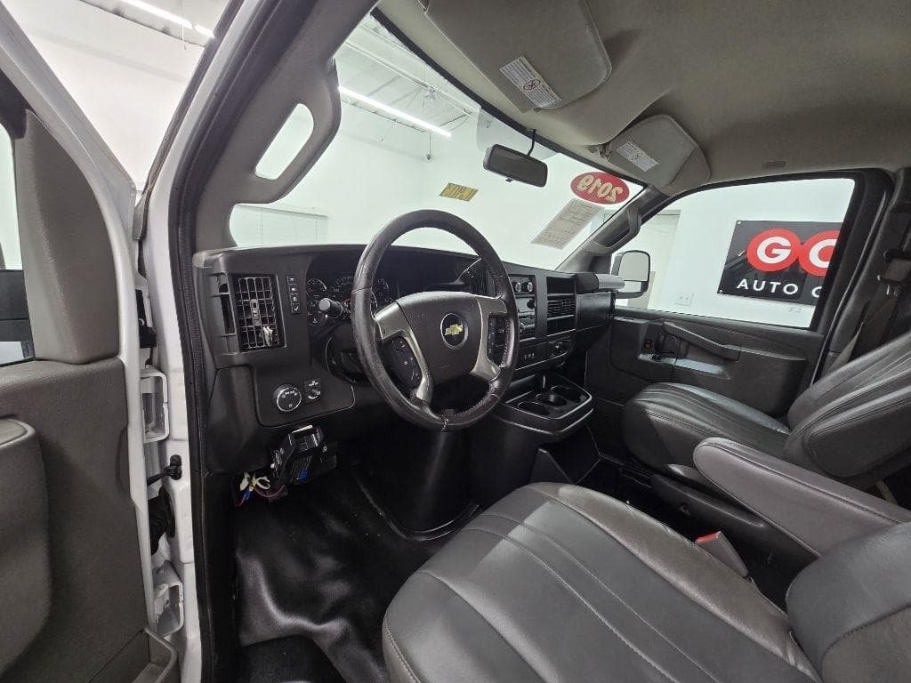 2019 Chevrolet Express - Image 7