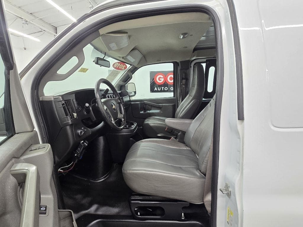 2019 Chevrolet Express - Image 8
