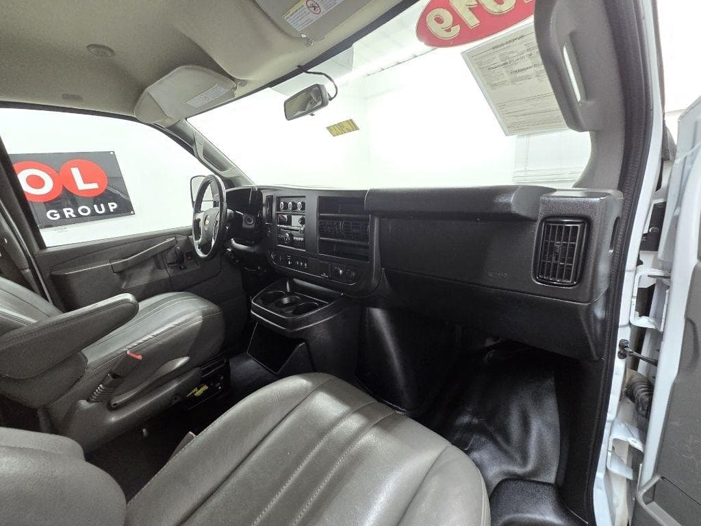 2019 Chevrolet Express - Image 13