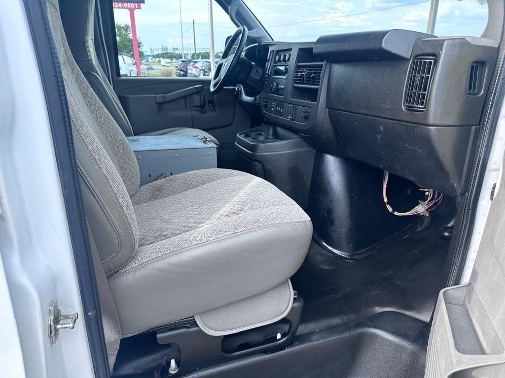 2020 Chevrolet Express - Image 12