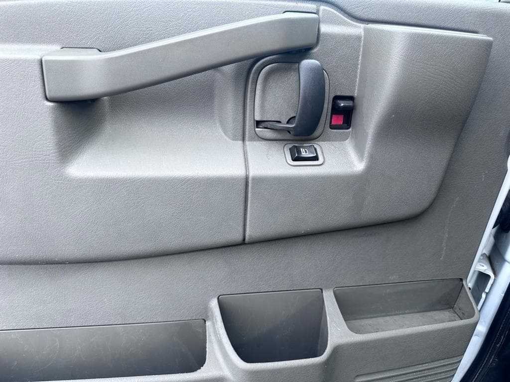 2020 Chevrolet Express - Image 17