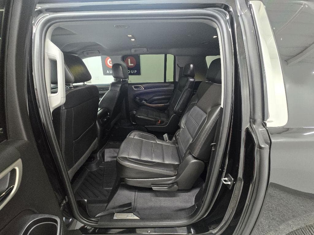 2020 GMC Yukon - Image 11