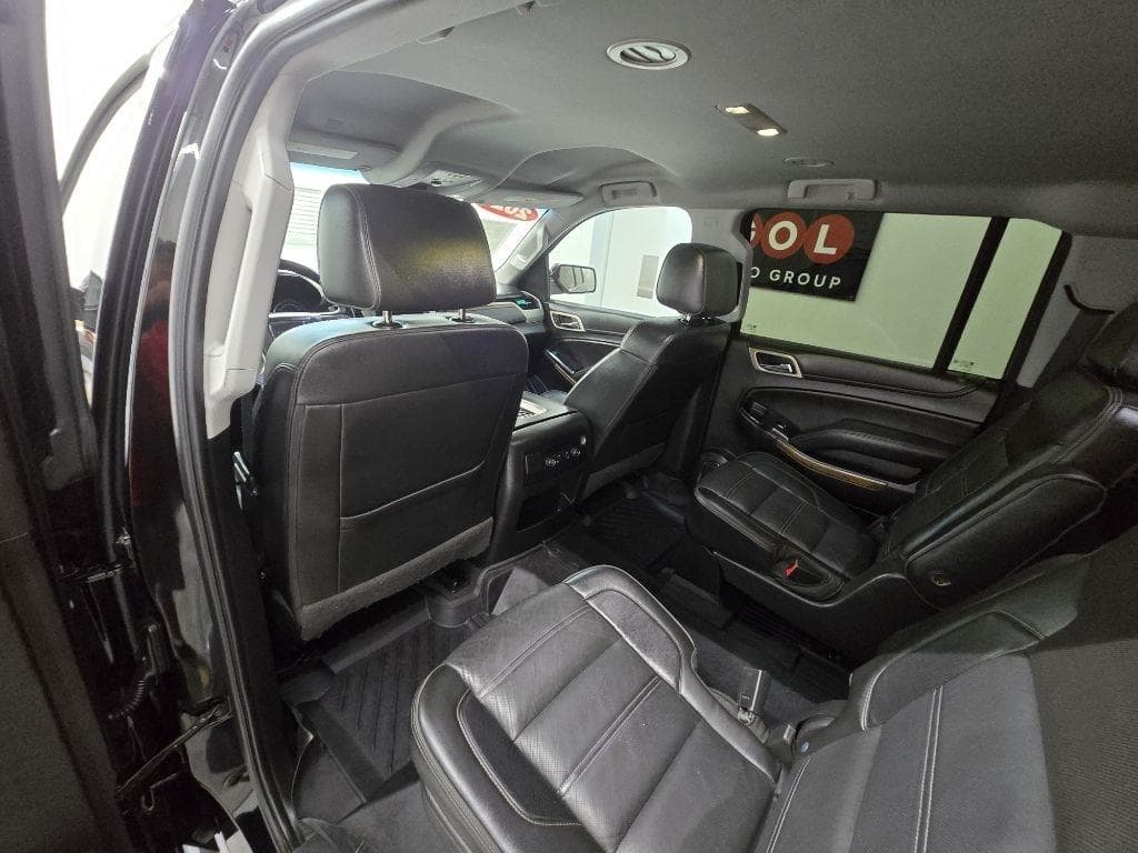 2020 GMC Yukon - Image 13