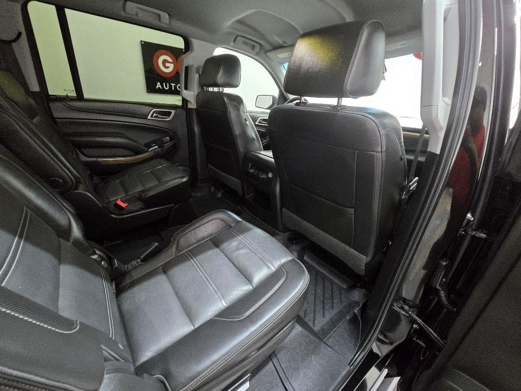 2020 GMC Yukon - Image 16