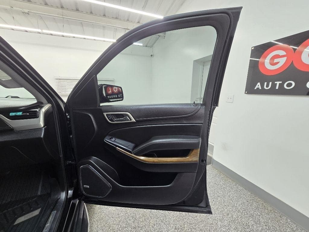 2020 GMC Yukon - Image 27